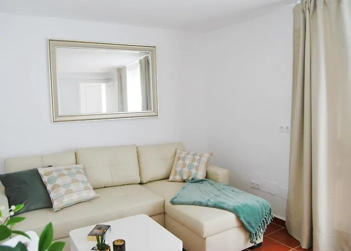 Ap309 - Colon Atico * Нерха